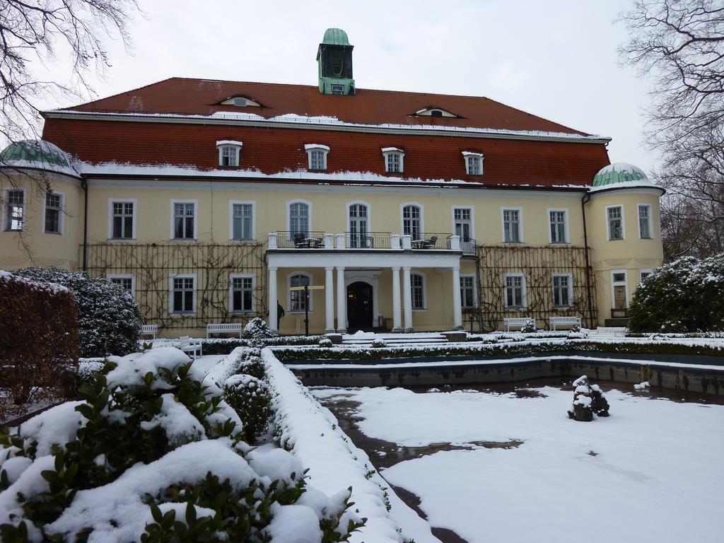 Hotel Schloss Schweinsburg Neukirchen-Pleisse Exterior photo