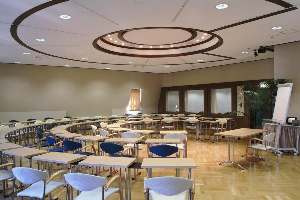 Hotel Schloss Schweinsburg Neukirchen-Pleisse Business photo